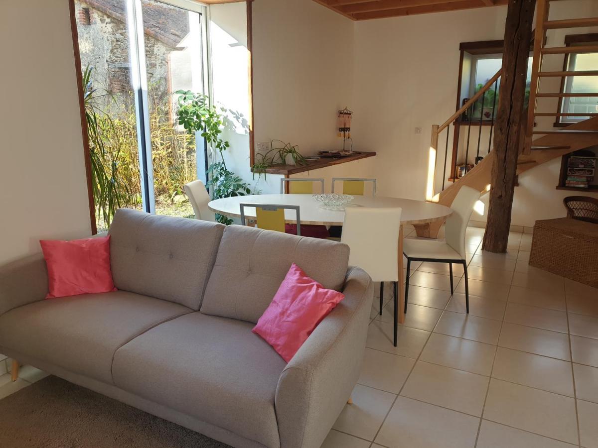 Holiday home La Maison Pres Du Ruisseau Fenioux (Deux-Sevres)